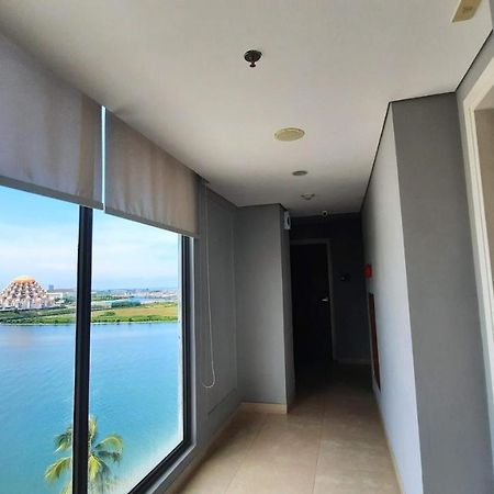 Expressia Hotel Makassar Exterior photo